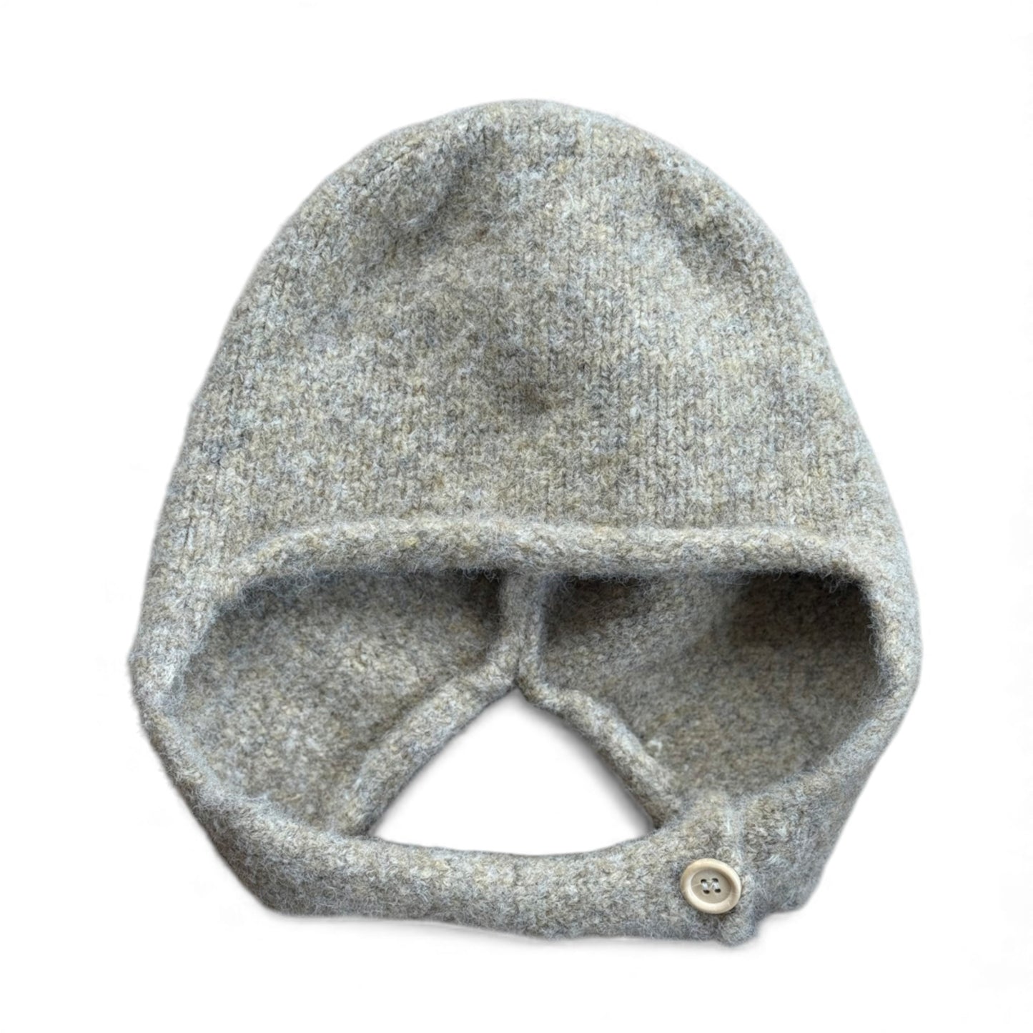 Grey wool children’s hat with ear coverage and under-chin button strap — front view.